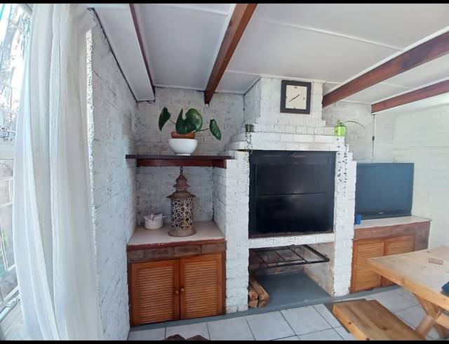 3 BEDROOM HOUSE FOR SALE IN WINDSOR PARK ESTATE